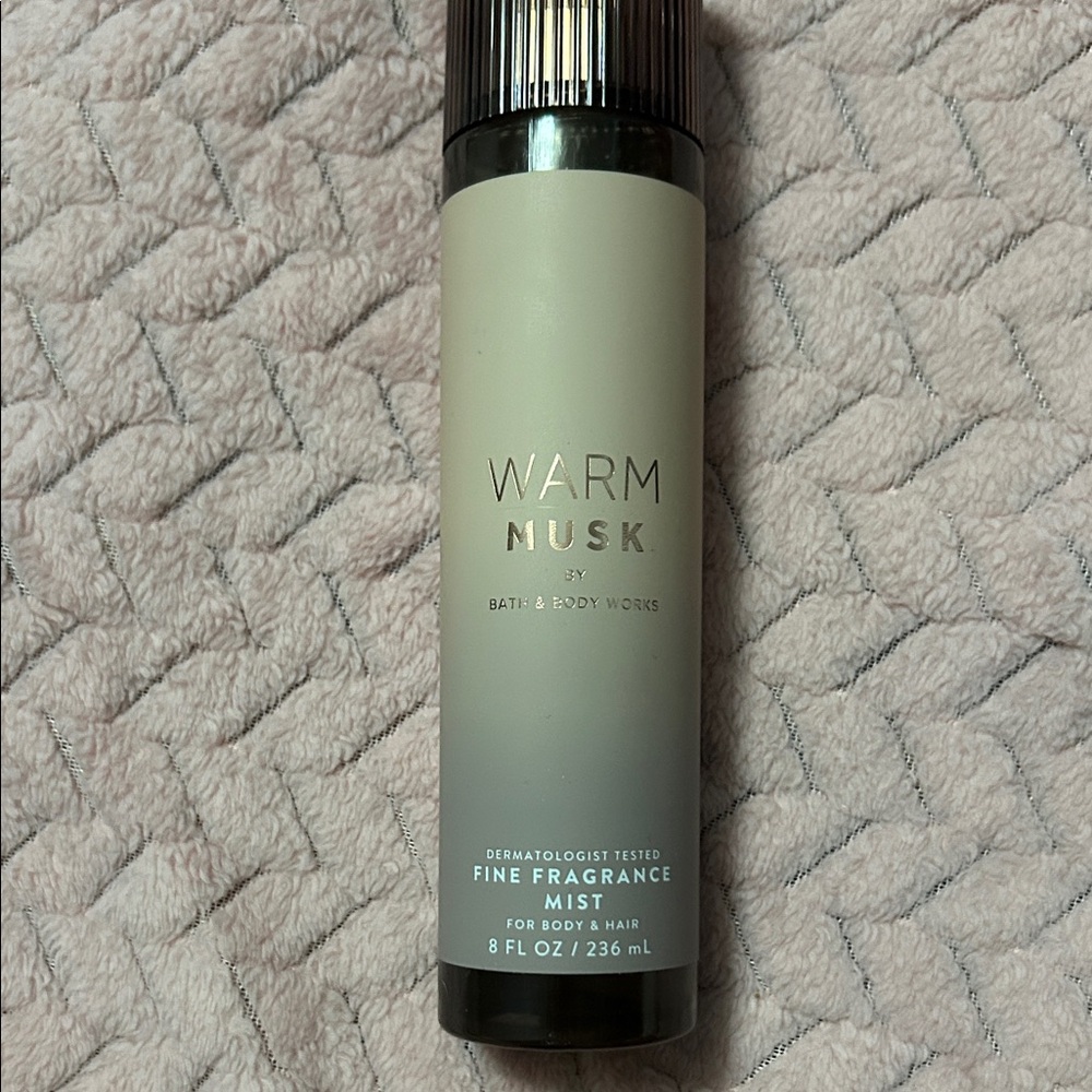 Warm musk fragrance mist